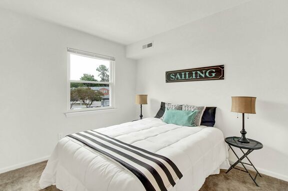 2bd Hall Bed
