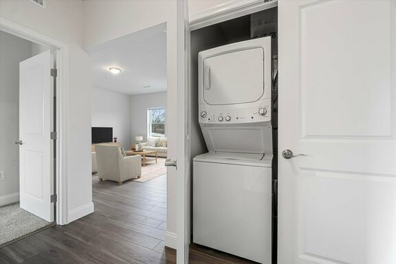 Dover Highlands - All Apartments - Built-in Laundry