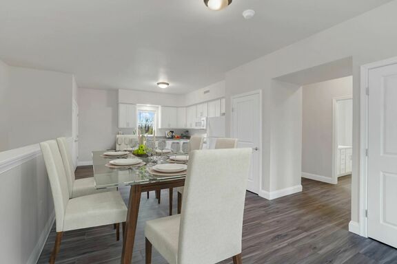 2 Bed Upper Kitchen Dinette