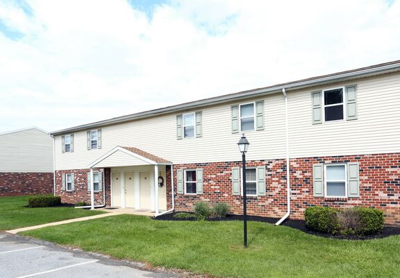 Apartments at Waterford Building 04