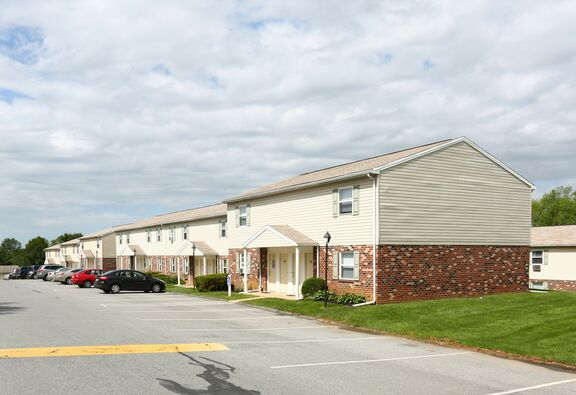 Apartments at Waterford Building 07