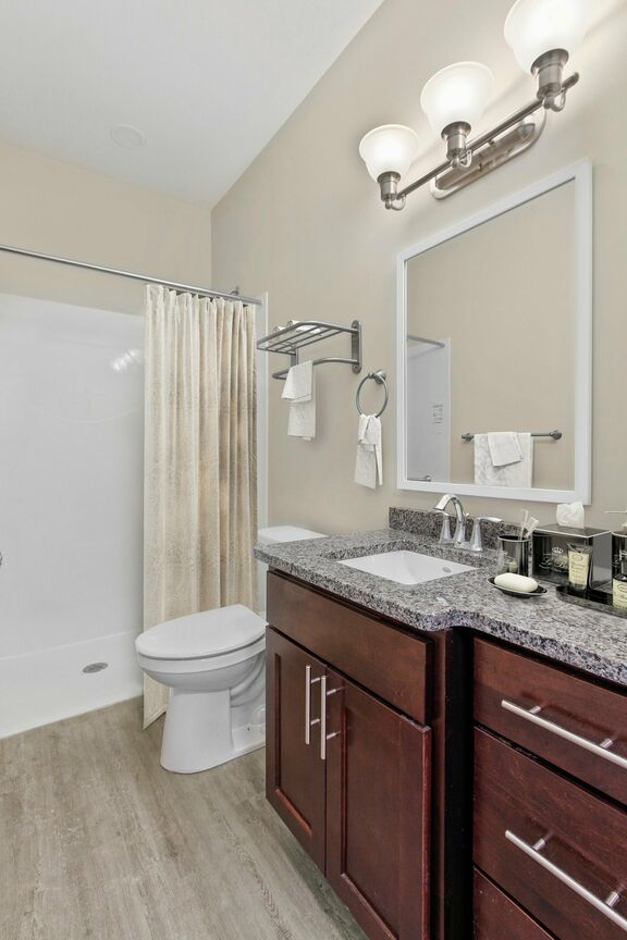 2 Bedroom Bathroom