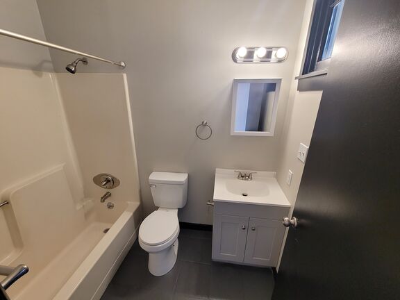 1 Bedroom - Bathroom