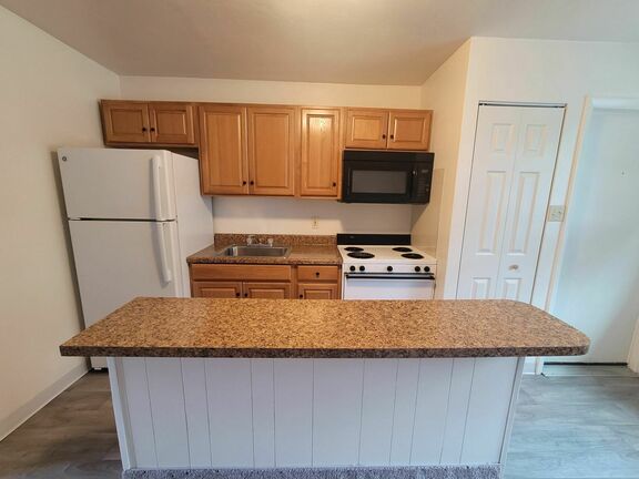 1br kitchen 2