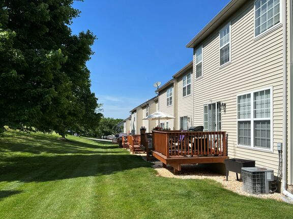 2716 Hunters Crest Drive Back
