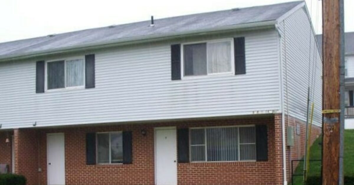 Single Family Home for Rent in Mount Wolf, PA Streamside Apartments